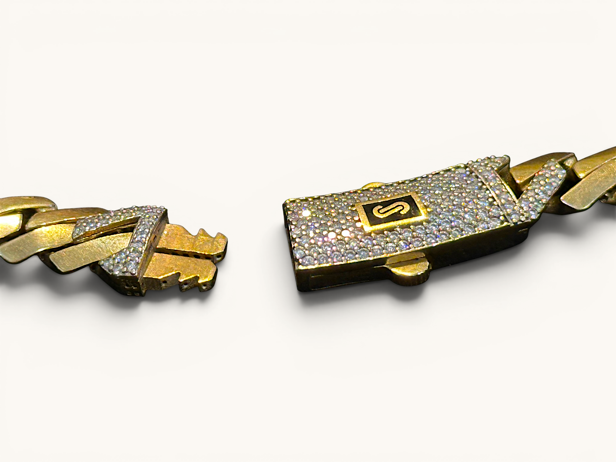 Collar de Eslabón Cubano con Acentos de Diamante de Oro de 10K Monaco Chain Edge 10